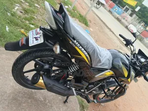 টিভিএস স্ট্রাইকার ১২৫ ২০২১ ব্ল্যাক