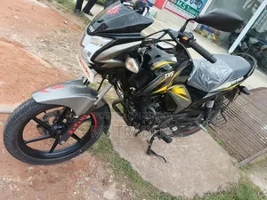 টিভিএস স্ট্রাইকার ১২৫ ২০২১ ব্ল্যাক