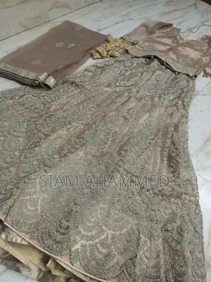 গোল্ডেন লেহেঙ্গা