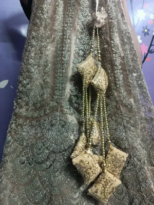 গোল্ডেন লেহেঙ্গা