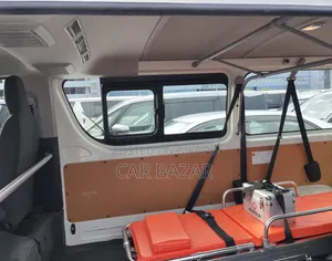 Toyota HiAce 2021 White