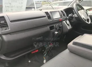 Toyota HiAce 2021 White