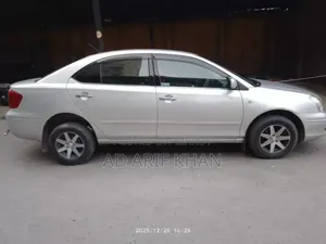 টয়োটা প্রিমিও ২০০৪ সিলভার