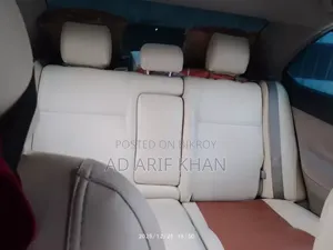 টয়োটা প্রিমিও ২০০৪ সিলভার