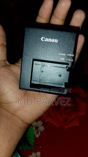 ক্যানন ১৩০০ডি ৫৫ - ২৫০ জুম লেন্স সহ