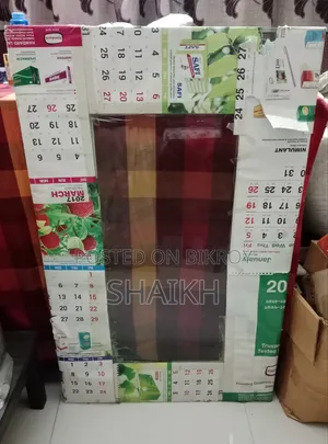 শোকেসের কাচ