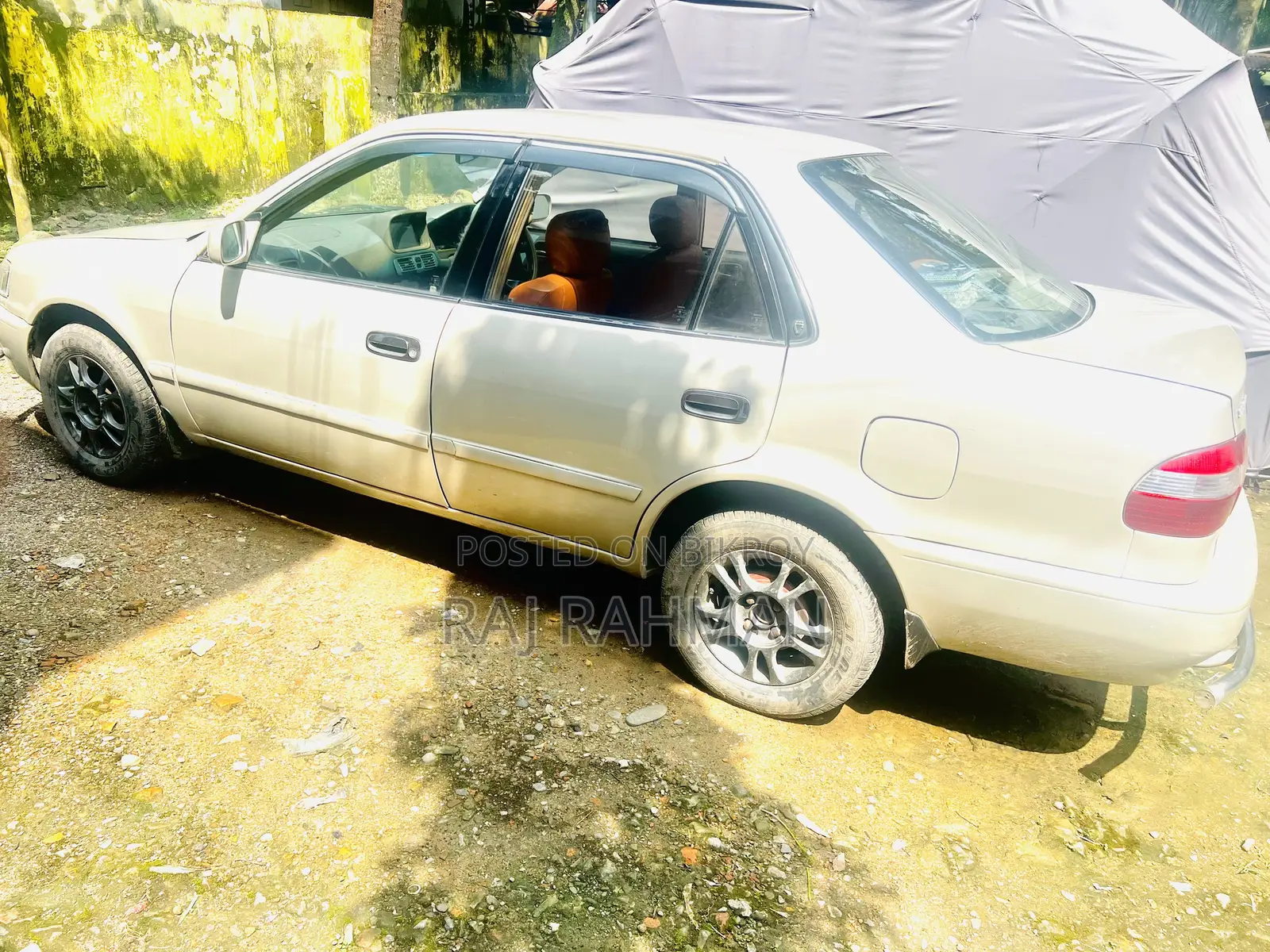 Toyota Corolla 2000 Gold