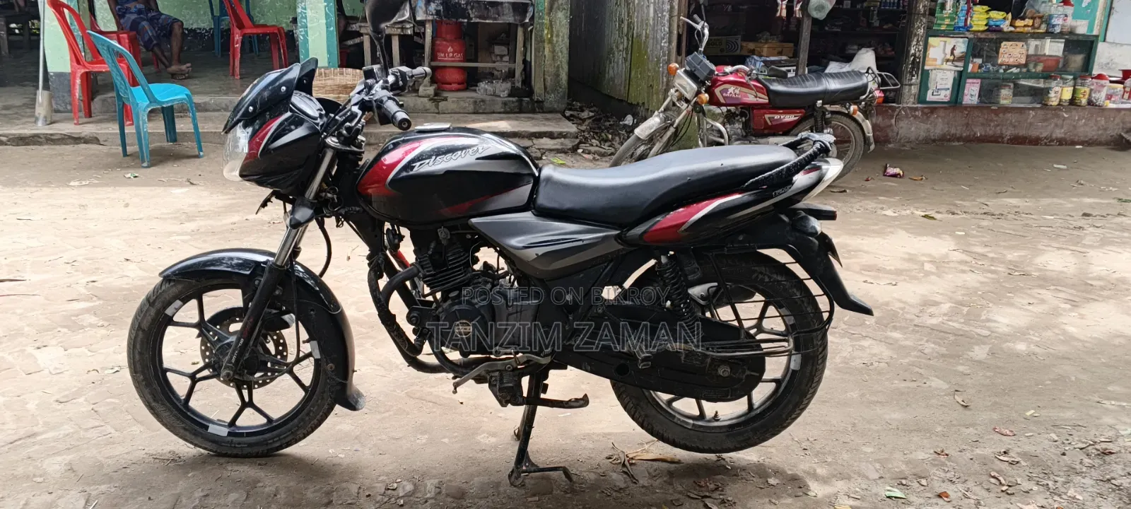 বাজাজ ডিসকভার ১২৫ ২০২০ কালো