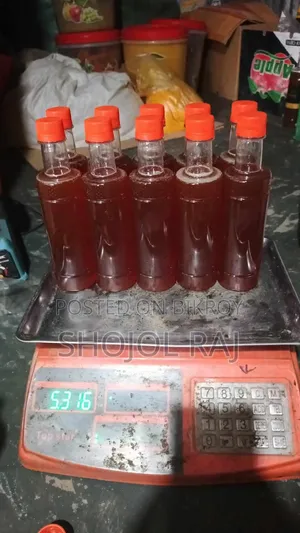 এক নম্বর সুন্দরবনের খাটি মধু।