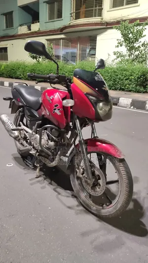 বাজাজ পালসার ১৫০ ২০১৪ লাল