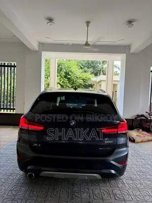 বিএমডব্লিউ এক্স১ ২০২২ ধূসর