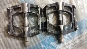ব্যবহৃত সাইকেলের পার্টস।