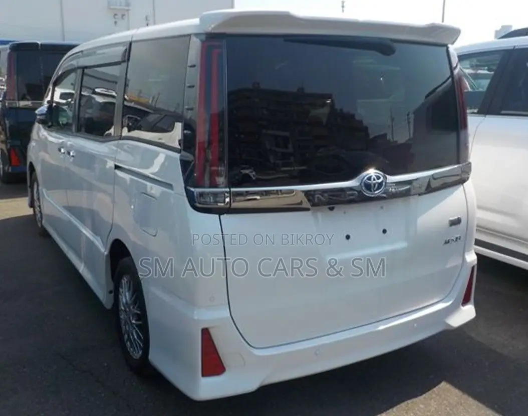 Toyota Noah 2021 Pearl