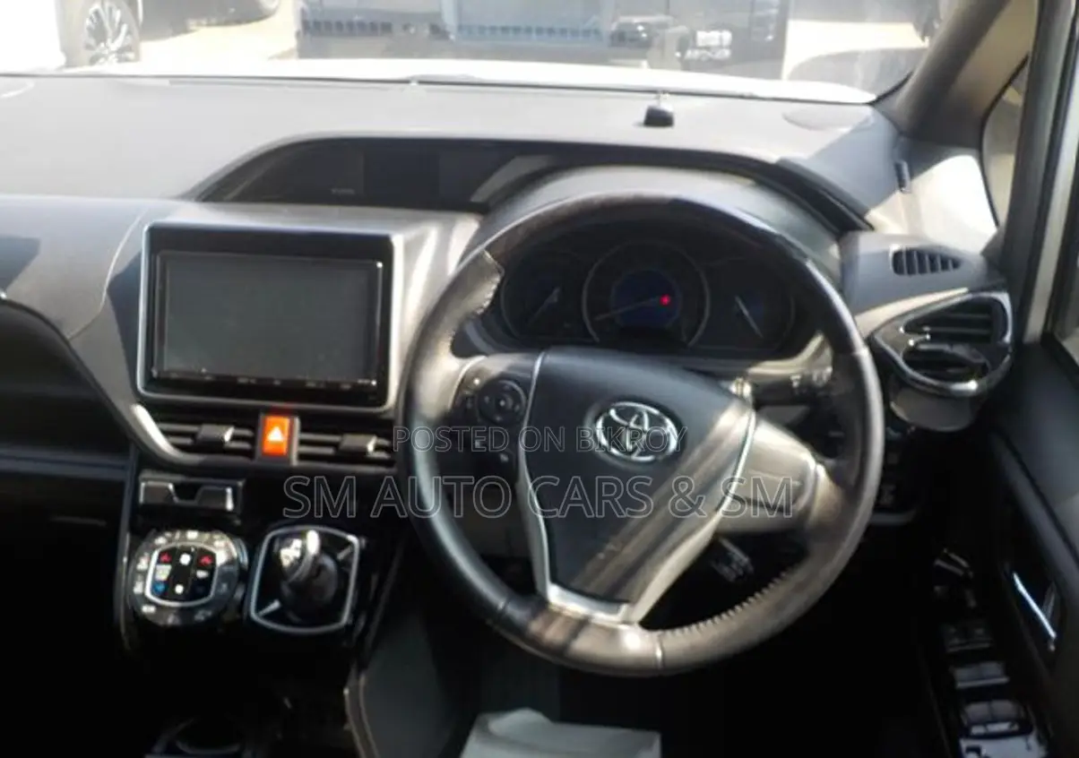 Toyota Noah 2021 Pearl