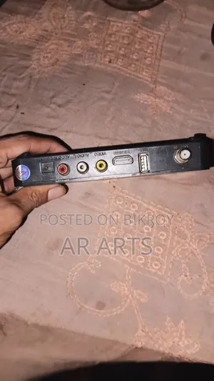টিভি বক্স সেট চার্জার এবং রিমোট সহ বিক্রি