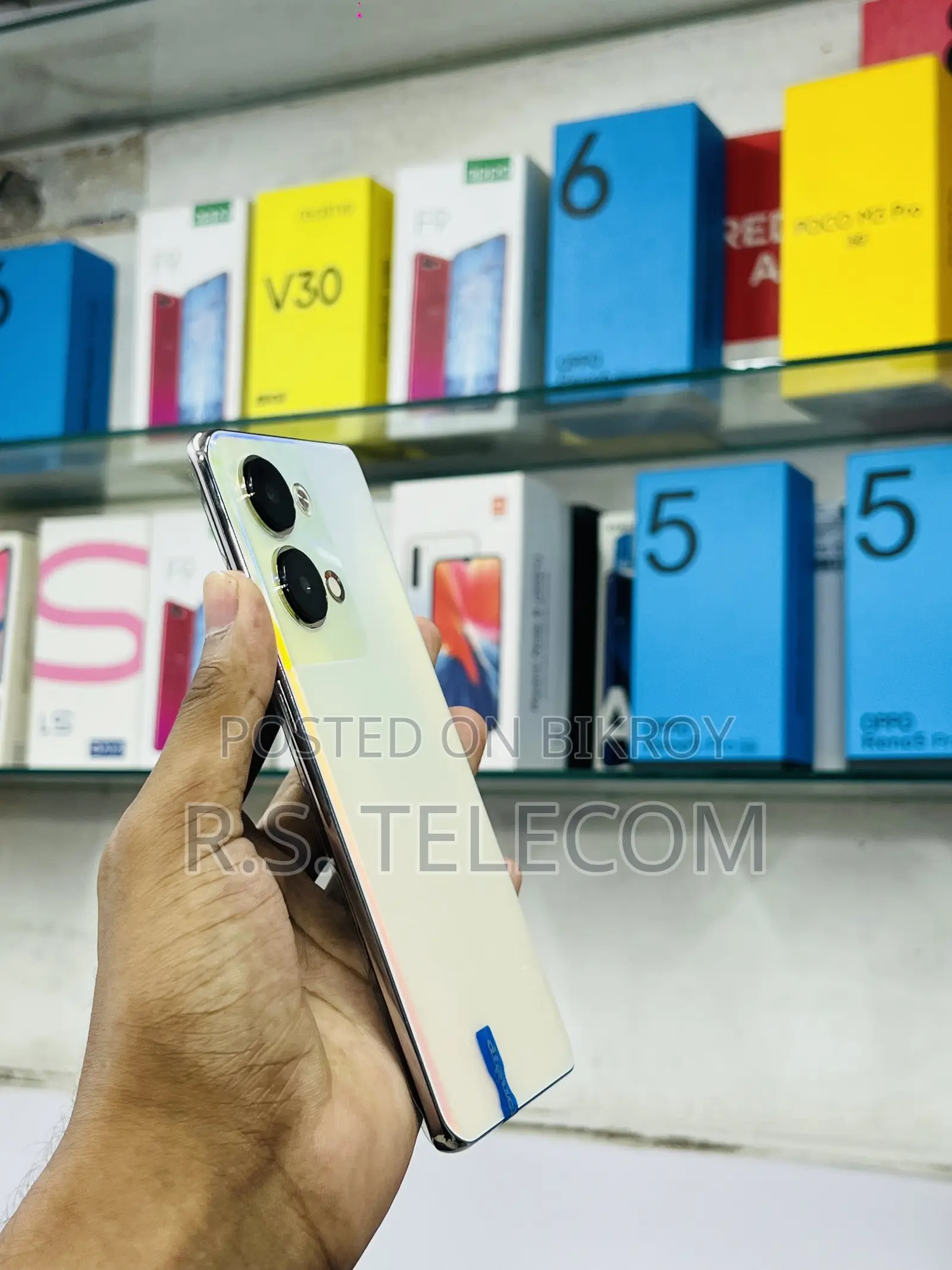 Oppo Reno9 256 GB Gold