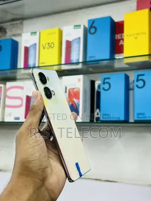Oppo Reno9 256 GB Gold