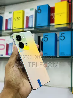 Oppo Reno9 256 GB Gold