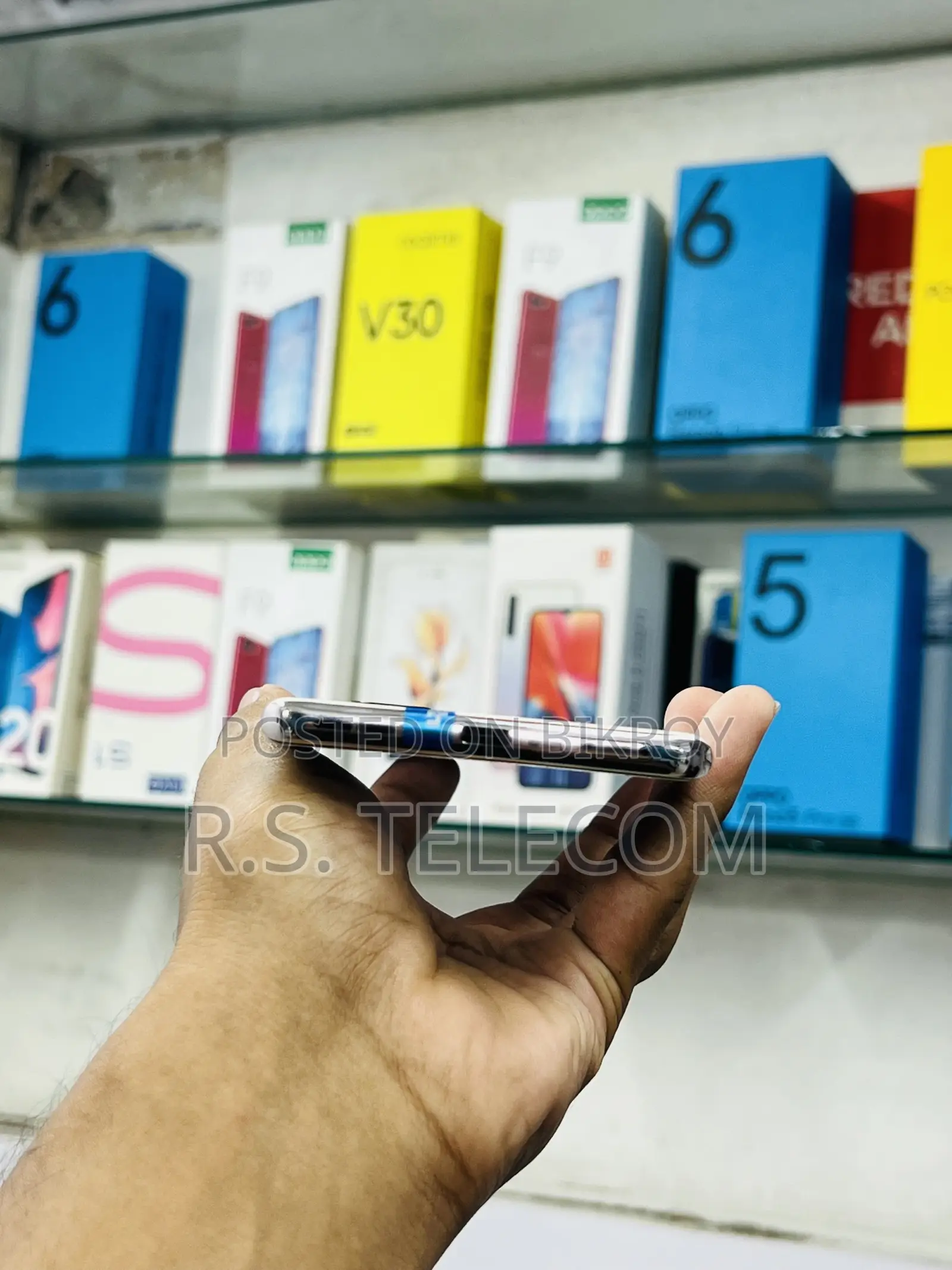 Oppo Reno9 256 GB Gold