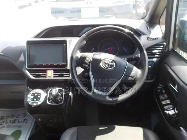 Toyota Noah 2021 Pearl
