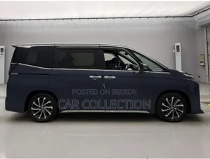 Toyota Voxy Hybrid S-Z 2WD 7-Seater 2023 Ivory