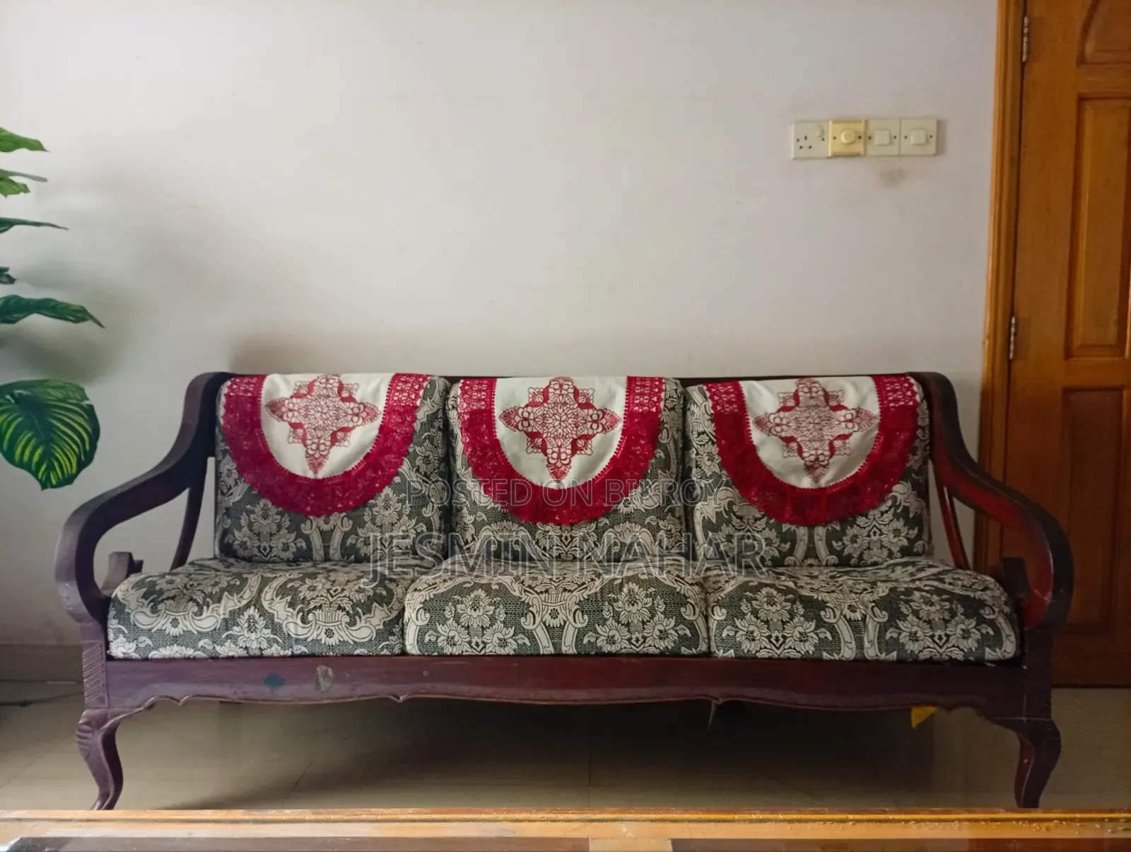 ৫ সিট সোফা, বিক্রি করা হবে।