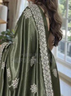 পার্টি শাড়ি