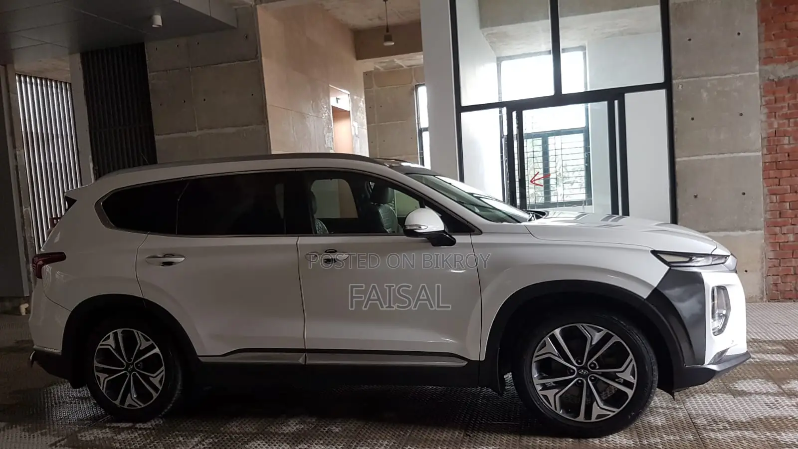 Hyundai Santa Fe Limited 2.4 All-Wheel Drive 2019 White