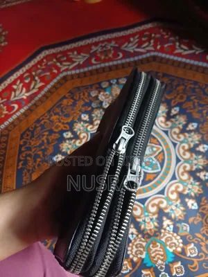 লেডিস লেদার পার্স