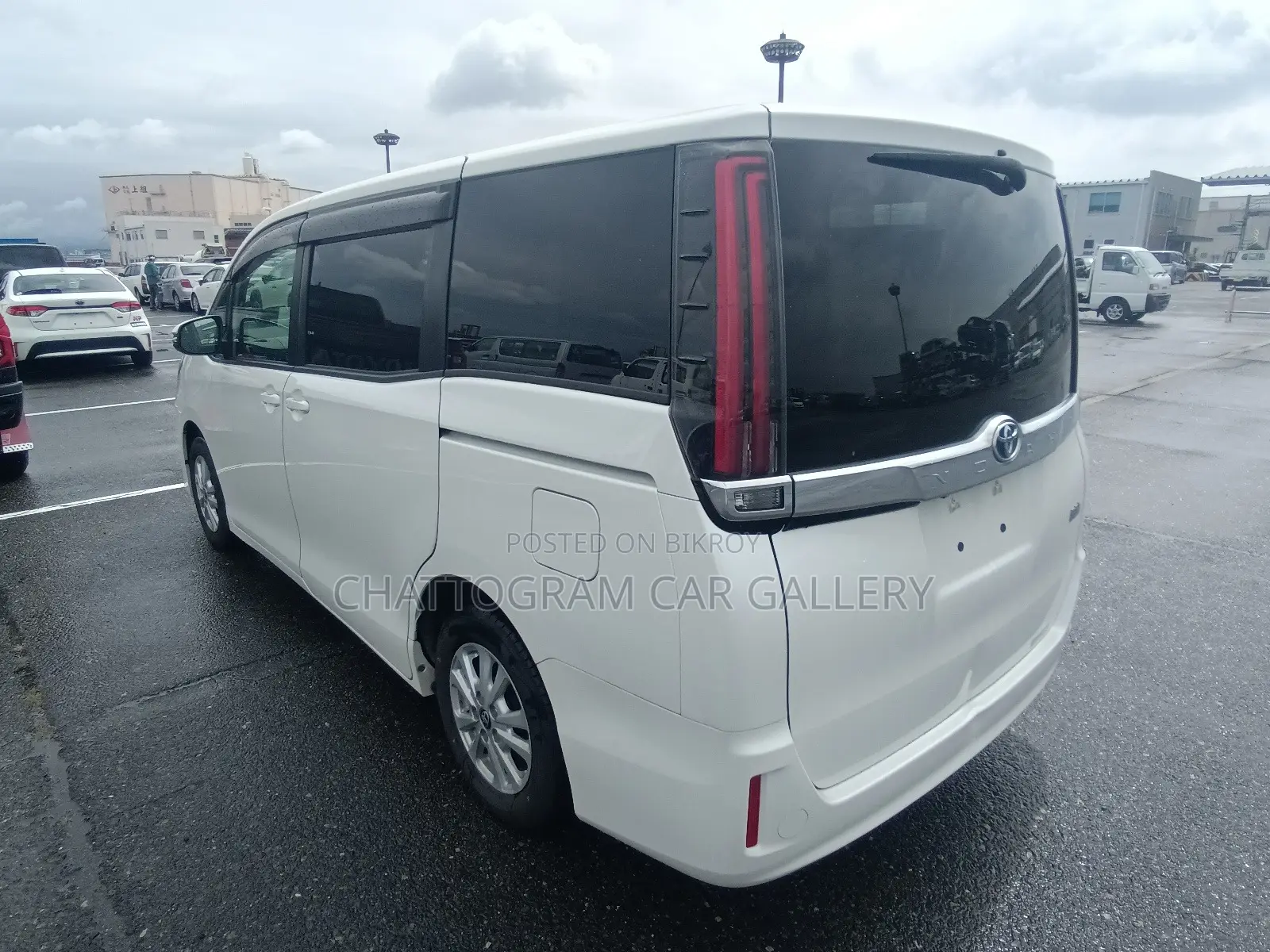Toyota Noah 2021 Pearl