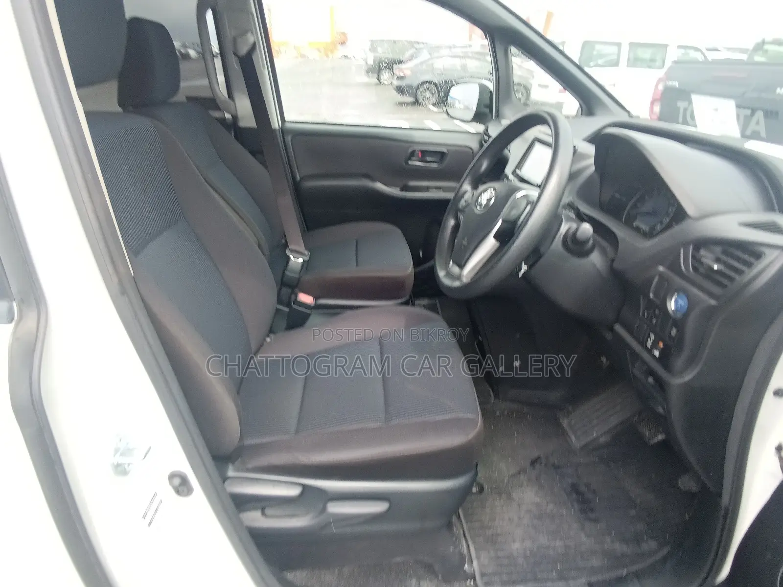 Toyota Noah 2021 Pearl