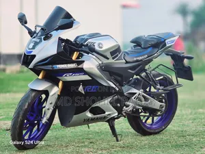 Yamaha R15M 2022 White