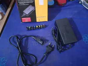 ল্যাপটপ এবং মনিটর পাওয়ার অ্যাডাপ্টার