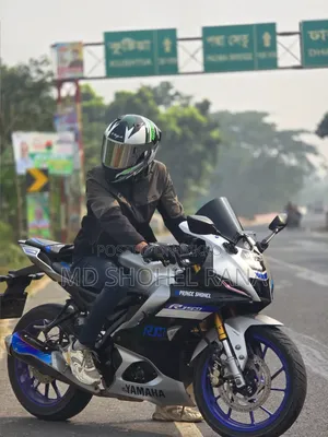 Yamaha R15M 2022 White