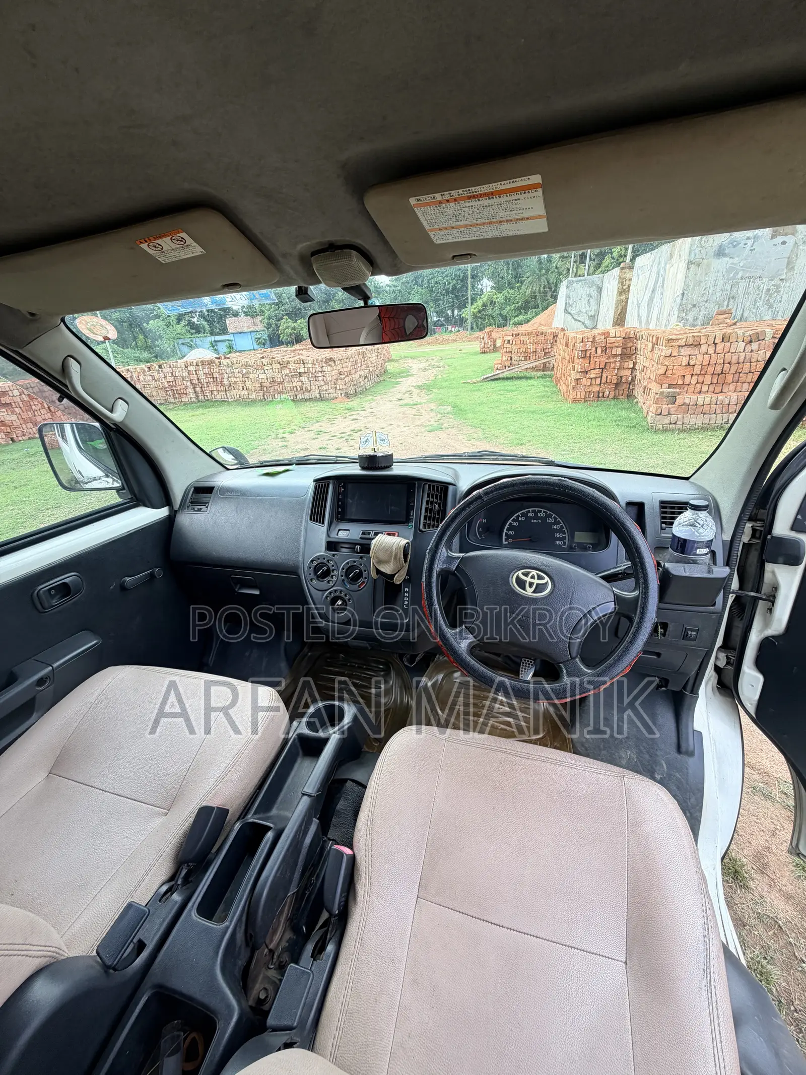 Toyota Noah 2.0 143hp FWD (7 Seater) 2011 White