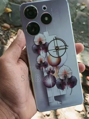 টেকনো স্পার্ক ১০ প্রো ১২৮ জিবি হোয়াইট