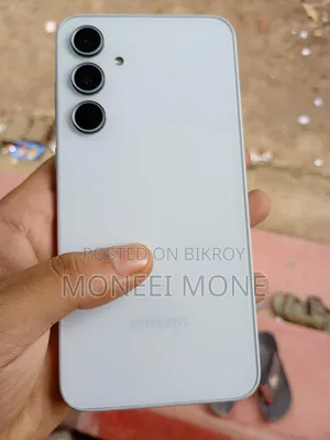 স্যামসাং গ্যালাক্সি এ৩৫ ১২৮ জিবি সাদা