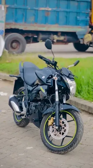 নতুন সুজুকি জিক্সার ২০২৬ কালো