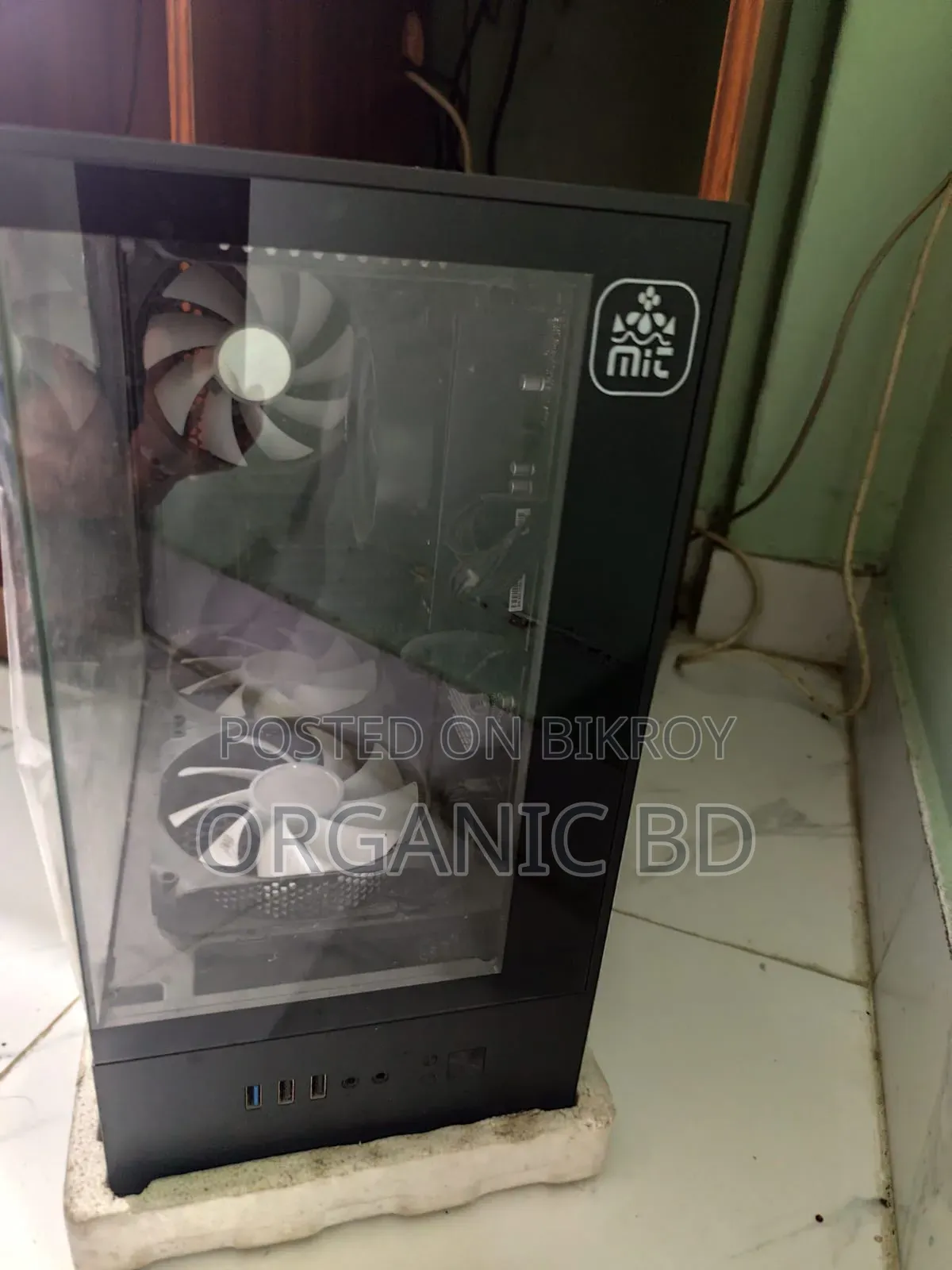 Desktop Computer 8GB AMD Ryzen 5 SSD 512GB