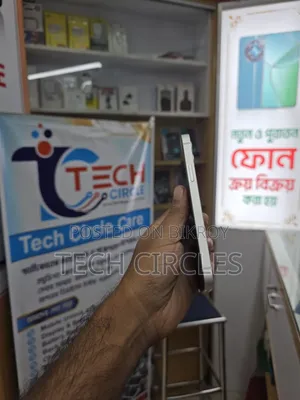 অ্যাপল আইফোন ১২ ১২৮ জিবি হোয়াইট