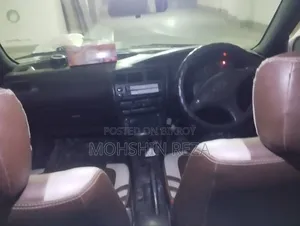 টয়োটা করোলা ২.০ সেডান ১৯৯৩ সাদা