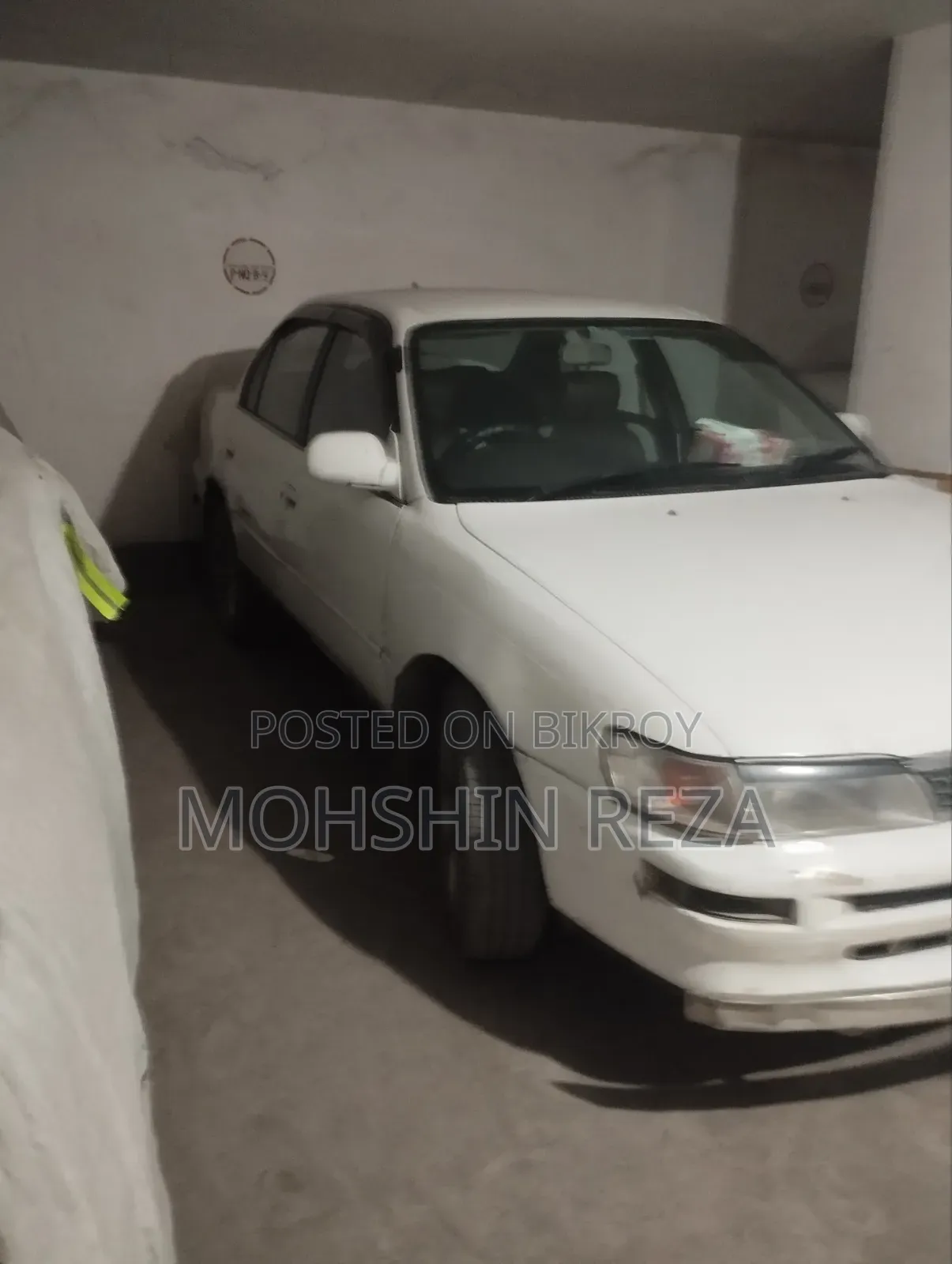 টয়োটা করোলা ২.০ সেডান ১৯৯৩ সাদা