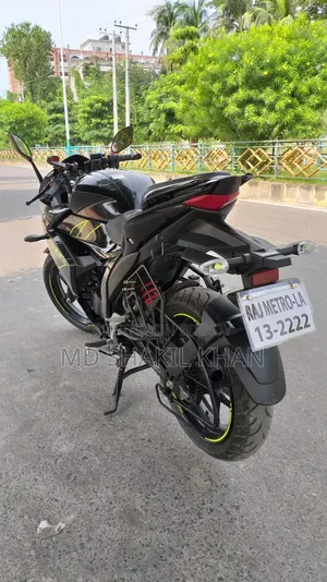 সুজুকি গিক্সার এসএফ ২০২৬ কালো