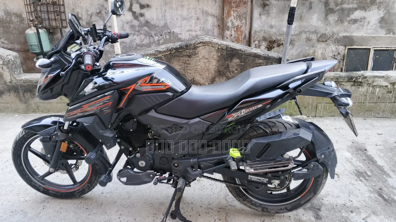 হোন্ডা এক্স-ব্লেড ১৬০ ২০২৫ ব্ল্যাক