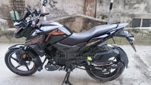 হোন্ডা এক্স-ব্লেড ১৬০ ২০২৫ ব্ল্যাক