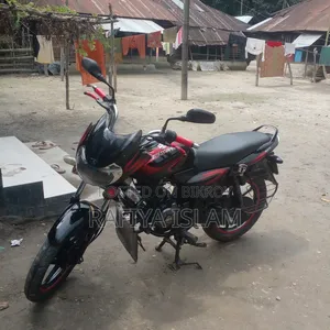 বাজাজ ডিসকভার ১২৫ ২০১৬ কালো