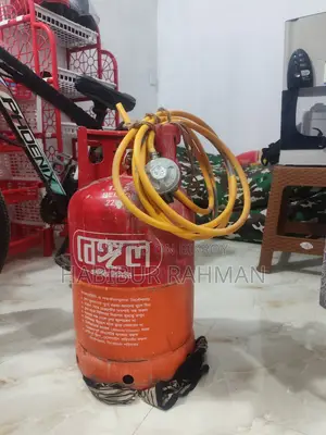 Cylinder Gas 12.5 Litre and Regulator With Pipe