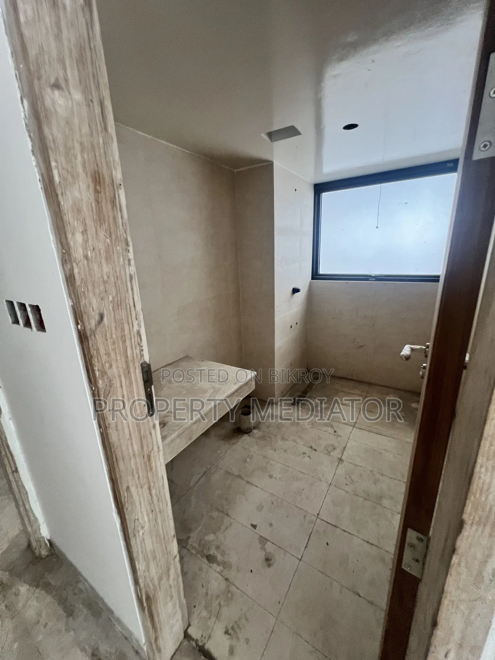 4-Bedroom Apartment in Gulshan for sale