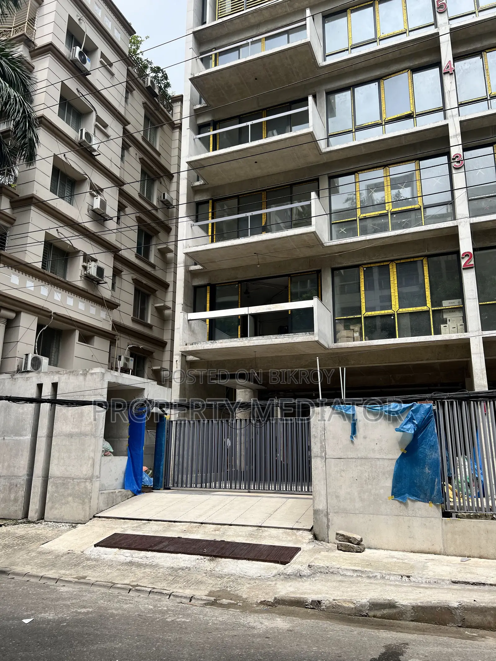 4-Bedroom Apartment in Gulshan for sale