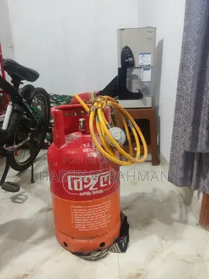Cylinder Gas 12.5 Litre and Regulator With Pipe